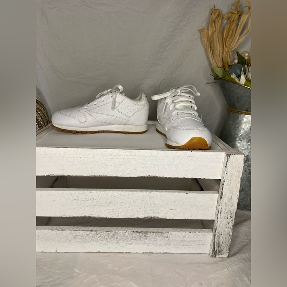 EUC. REEBOK Classic Leather Athletic Shoes, Little Kid’s, White / Gum, Size 10 - Picture 10 of 13